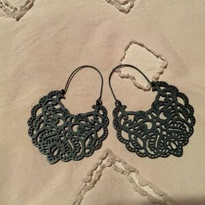 Black solid pendant earrings